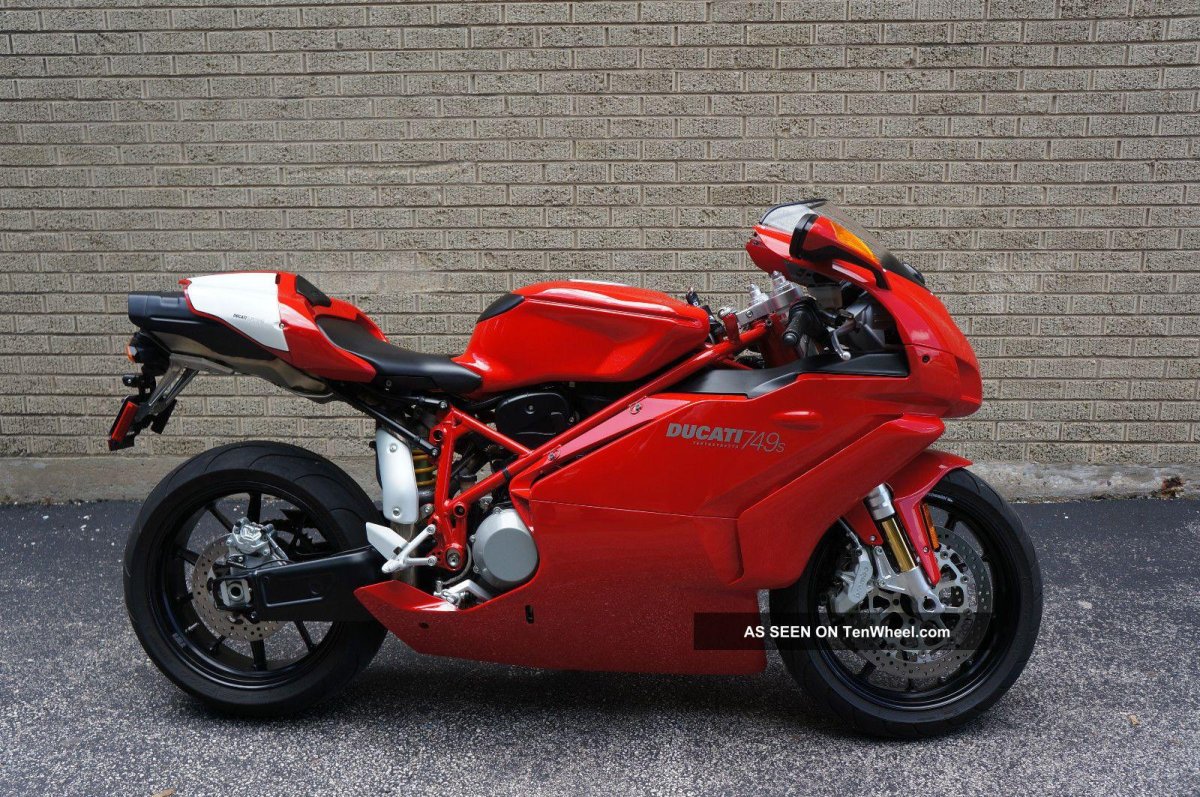 Мотоцикл Ducati 749s