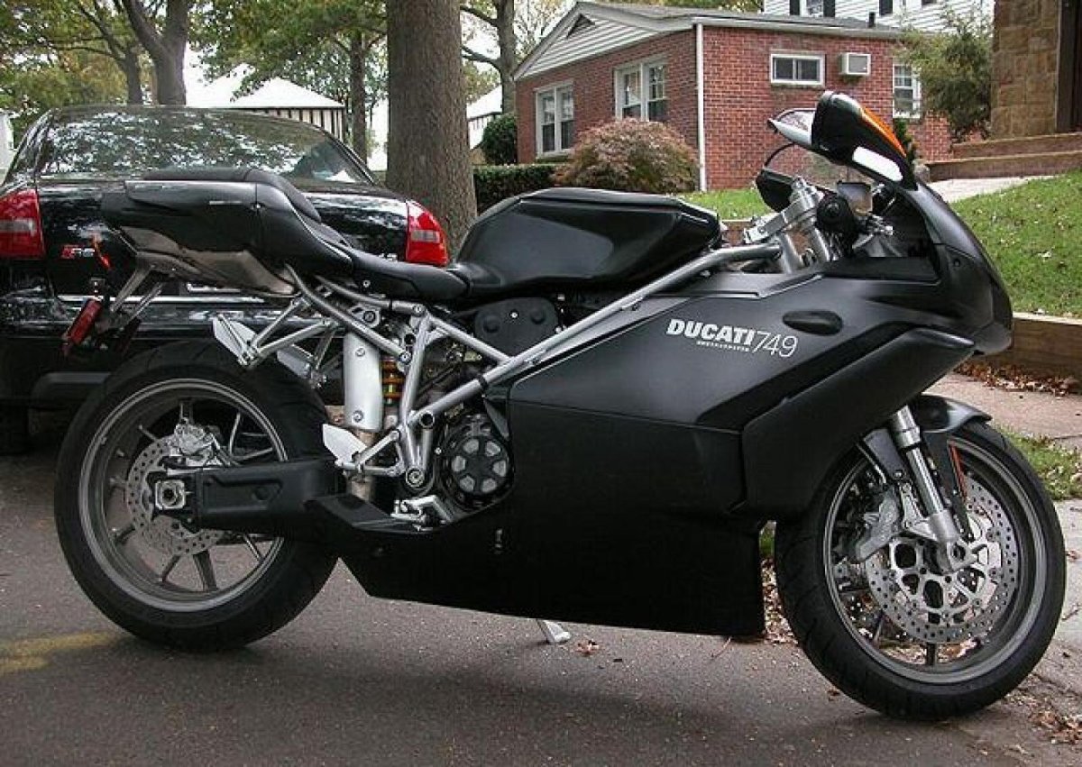 Ducati 749 Dark