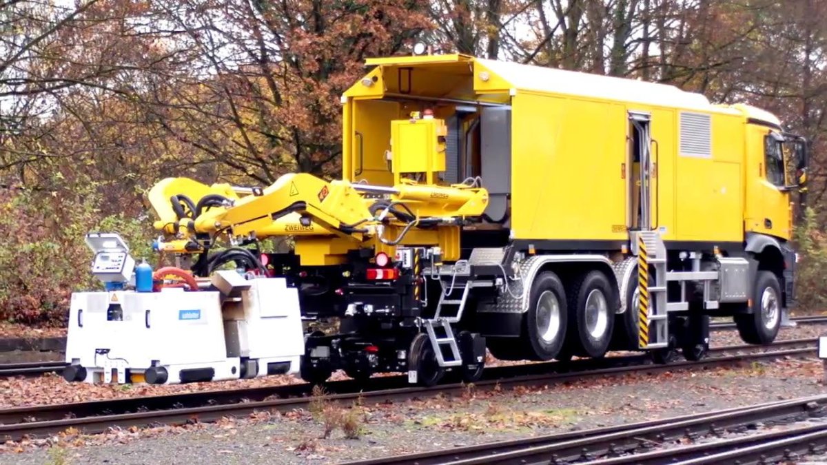 AMS 100 рельсосварочная машина