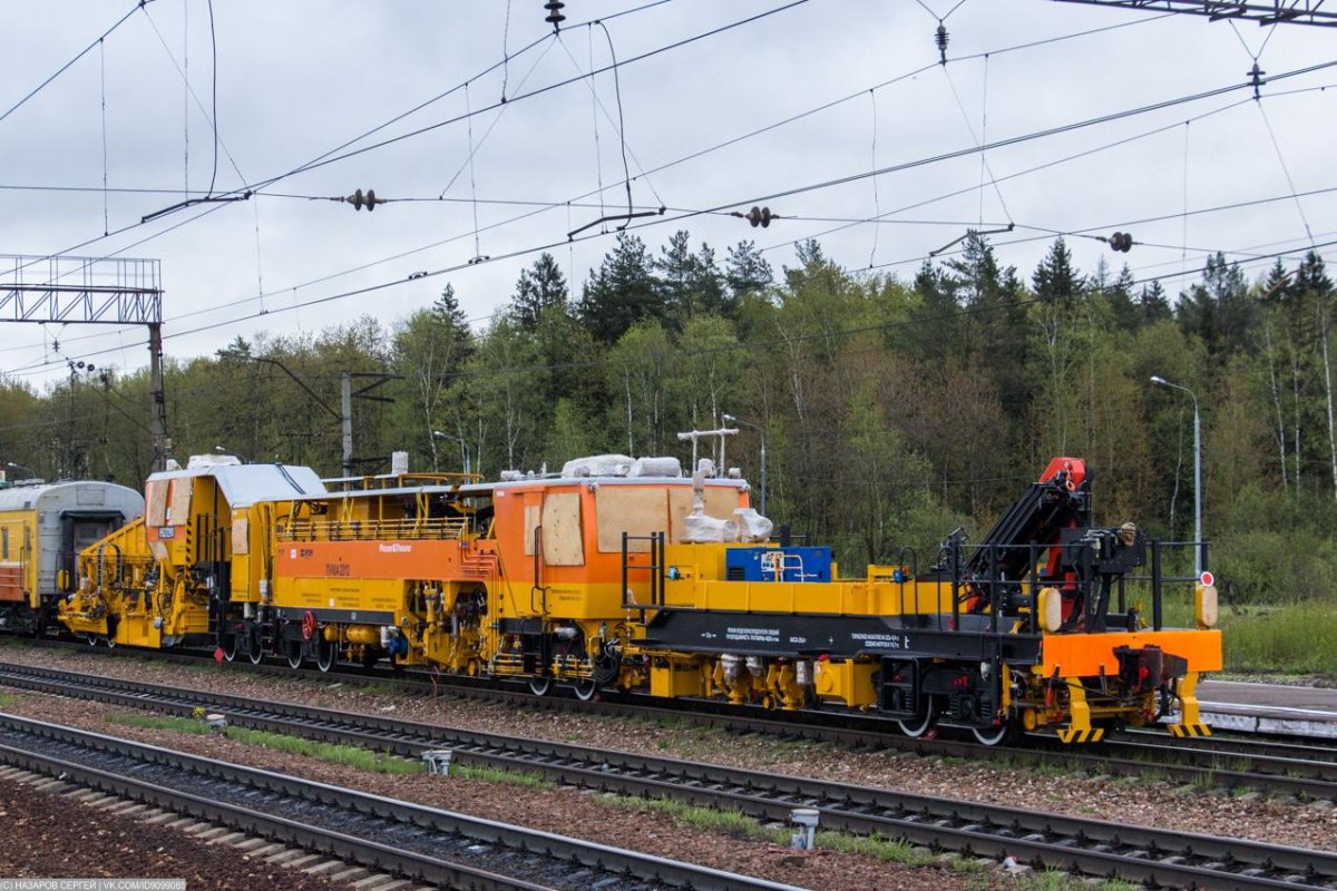 Пума 2000 Путевая машина