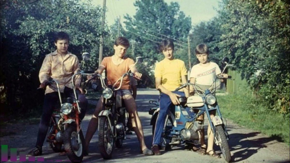 Рижский мотозавод Саркана Звайгзне