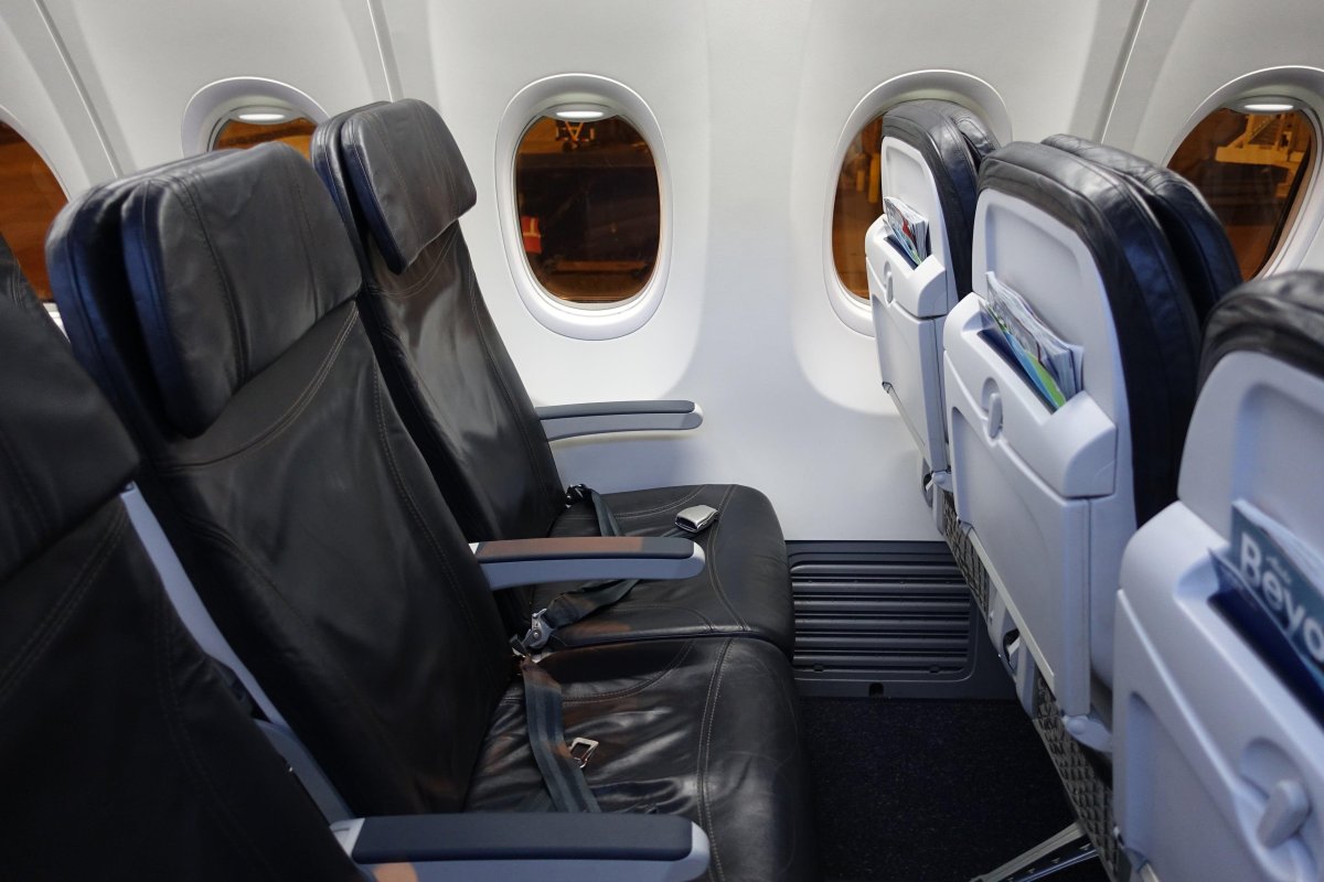 Сиденья самолета Боинг 737-800