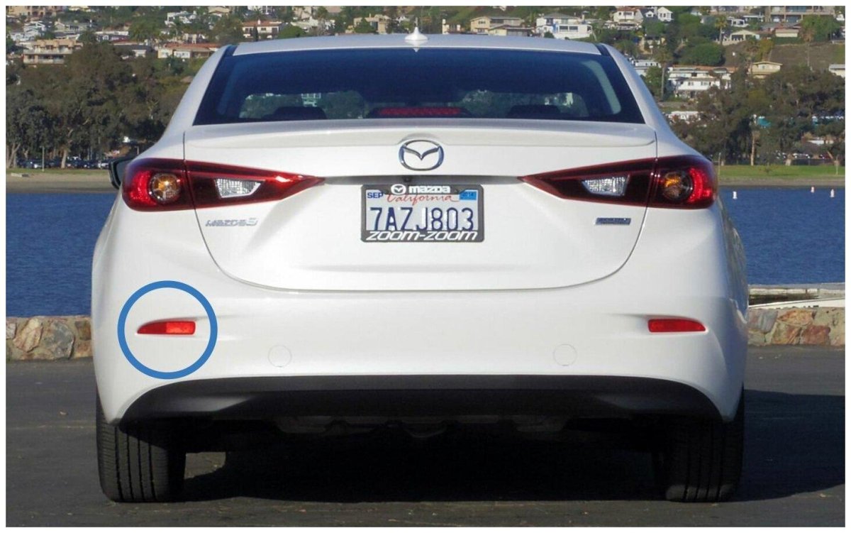 Мазда 3 седан 2014