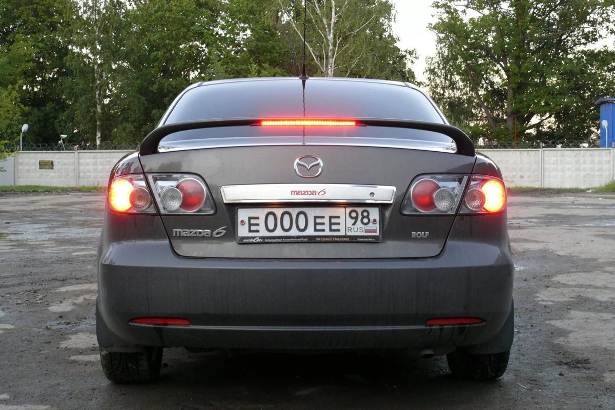 Mazda 6 2006 сзади