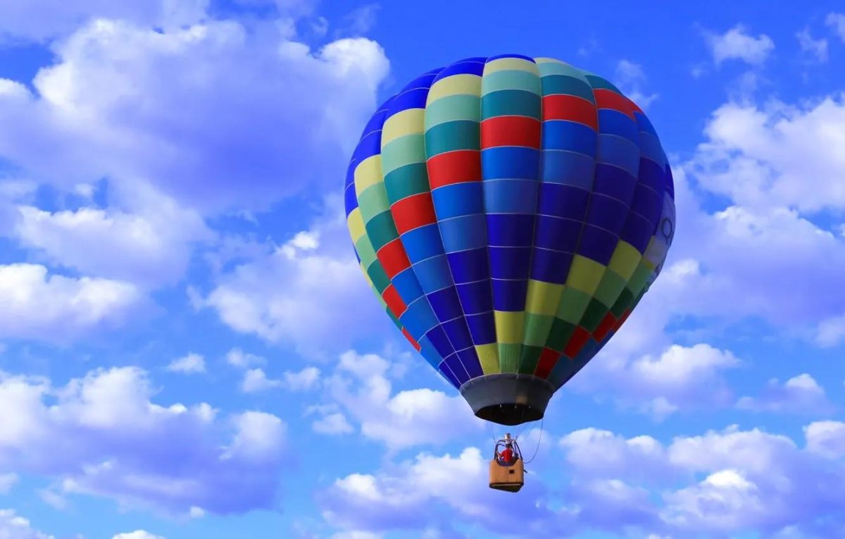 Воздушные шары в небе