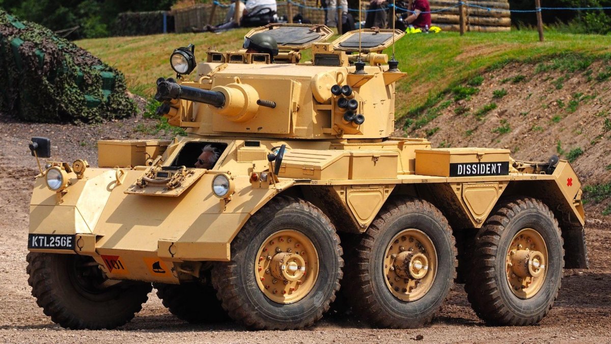 Саладин бронеавтомобиль