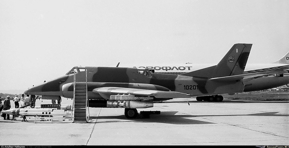 Реактивный Штурмовик ил-102