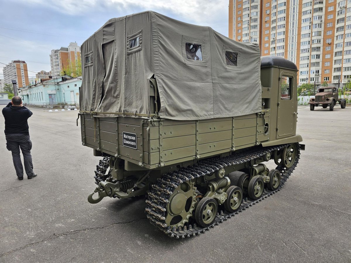 СТЗ-5 гусеничный тягач