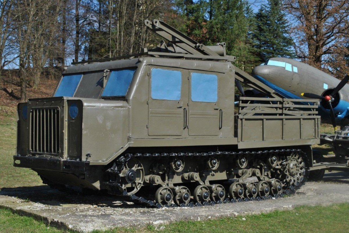 АТС-712 артиллерийский тягач