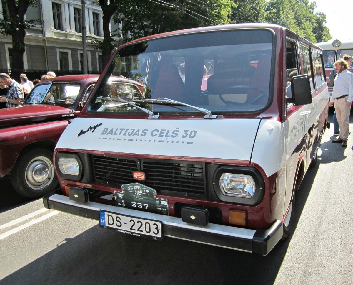 Автомобиль Латвия