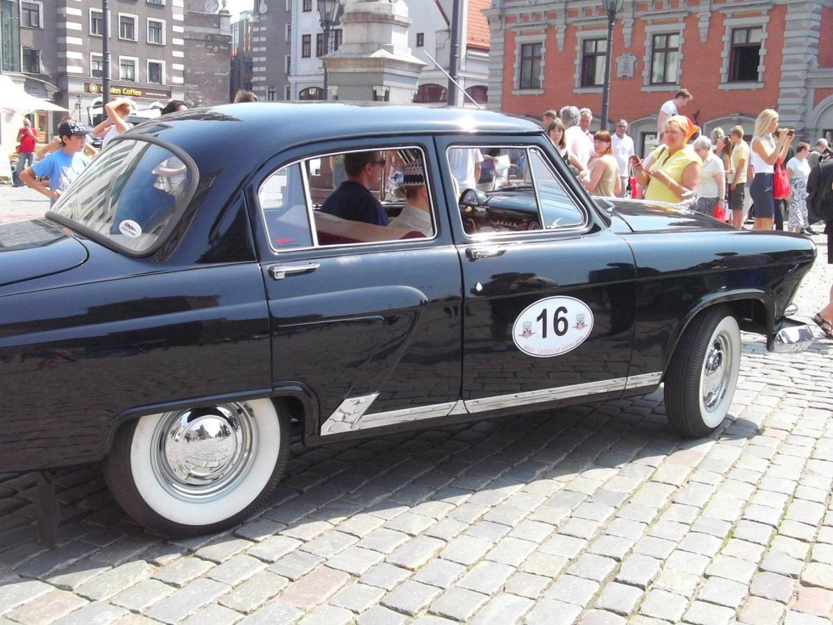 Латвия машина