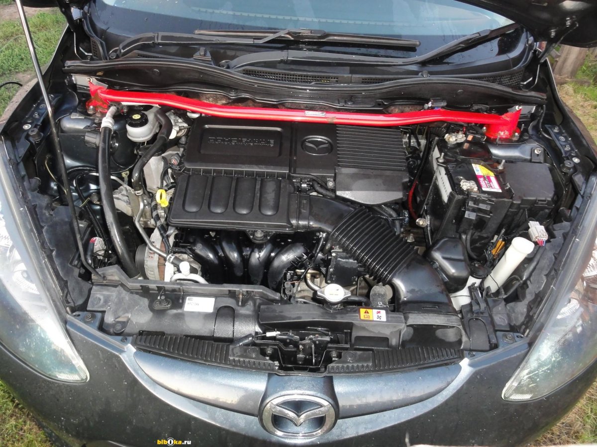 Мазда Демио под капотом