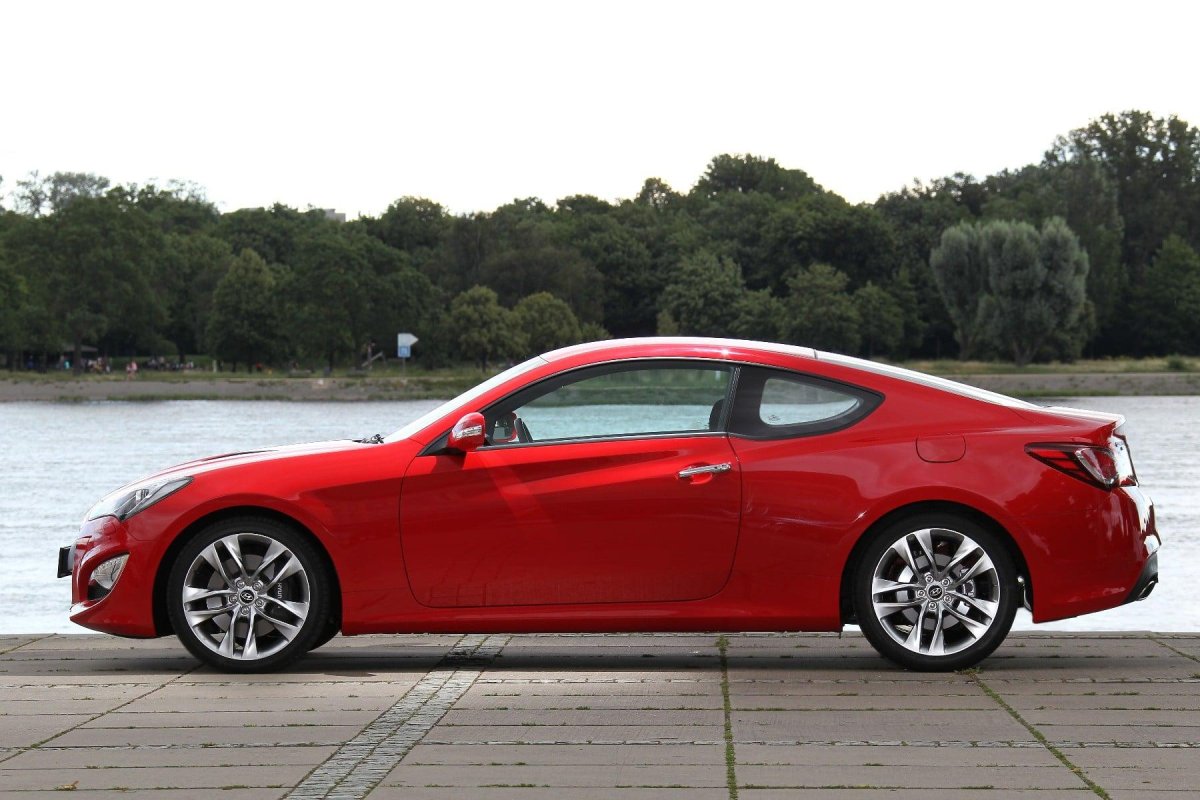 Hyundai Genesis Coupe 2012