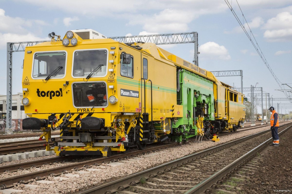 Выправочно-подбивочно-рихтовочная машина Unimat