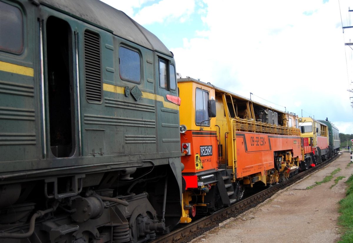 Дуоматик 09-32 выправочно-подбивочно-рихтовочная машина