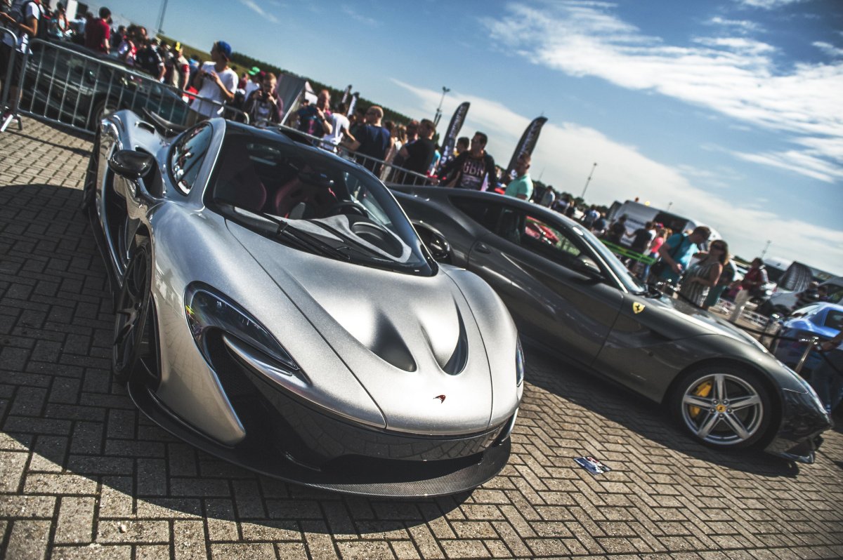 Голландский спорткар