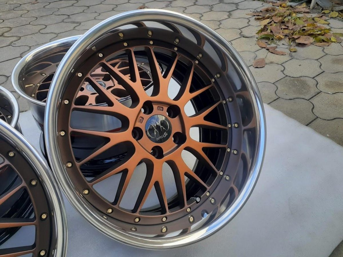BBS LM r18 Gold Crown