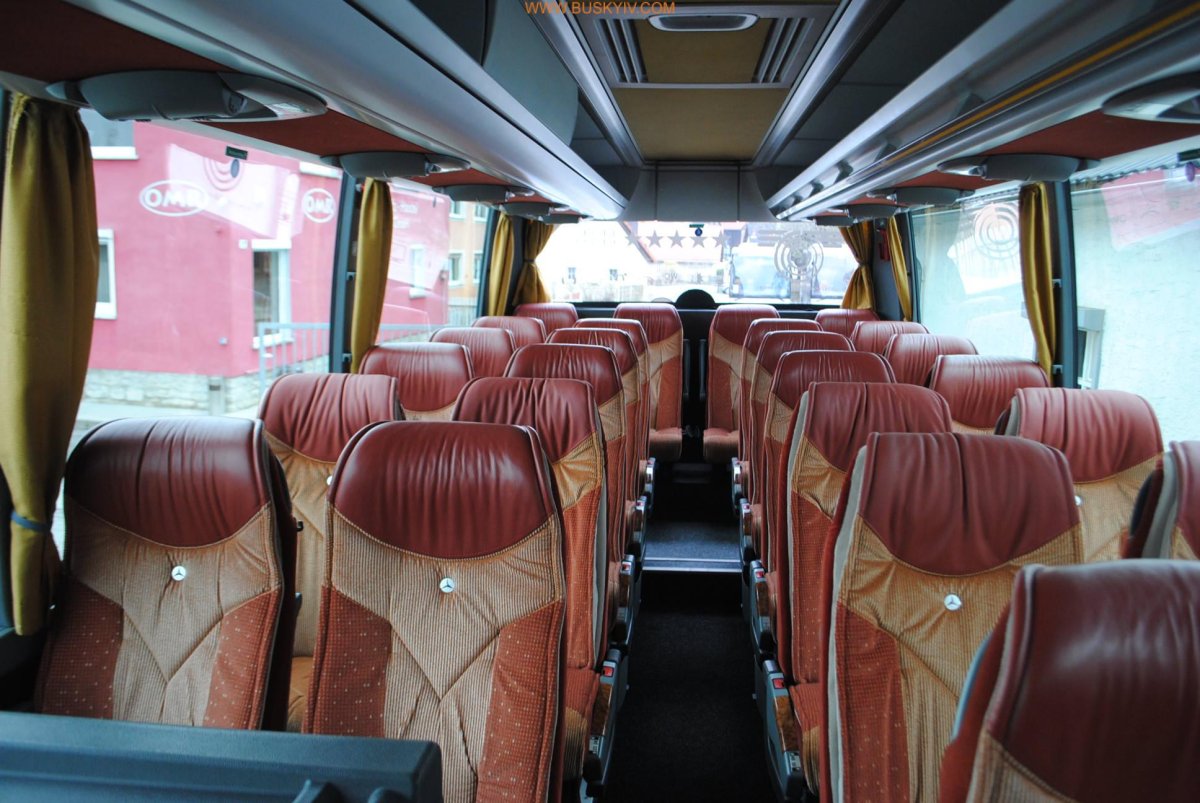 Mercedes Benz 0303 салон