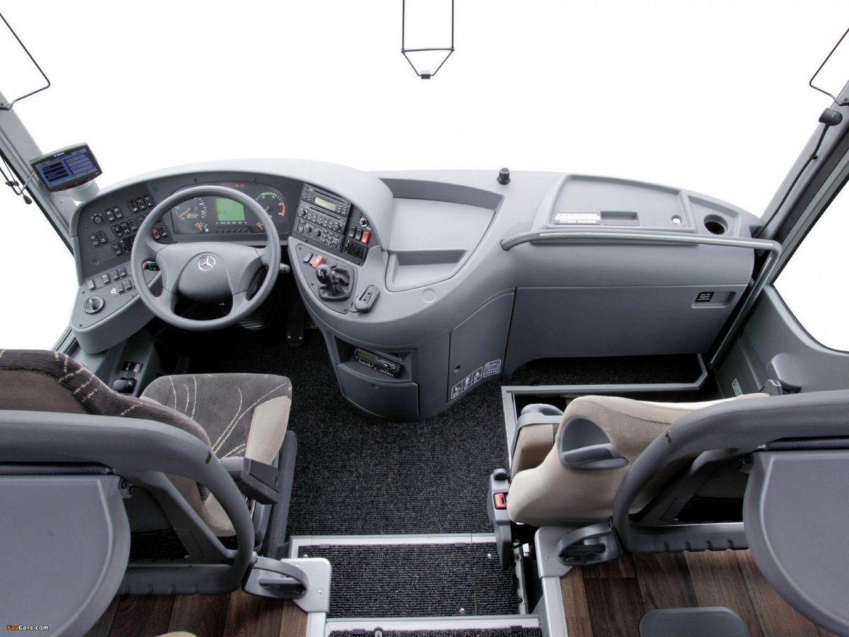 Mercedes-Benz o350 RHD Tourismo кабина