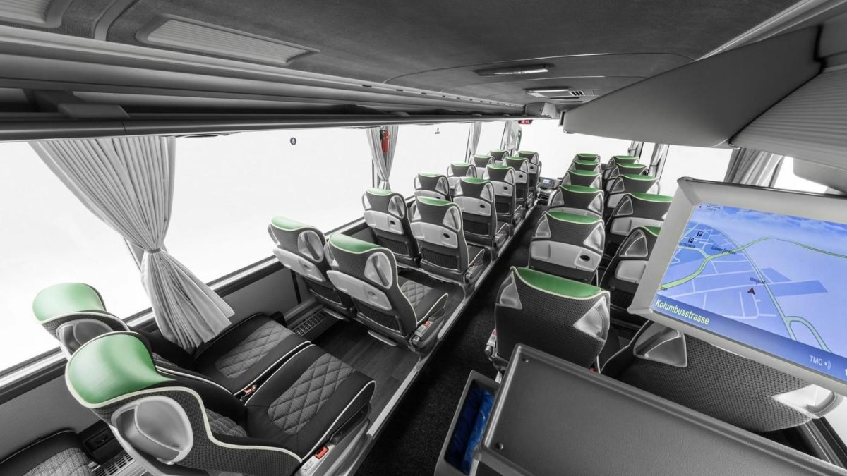 Mercedes-Benz Tourismo RHD