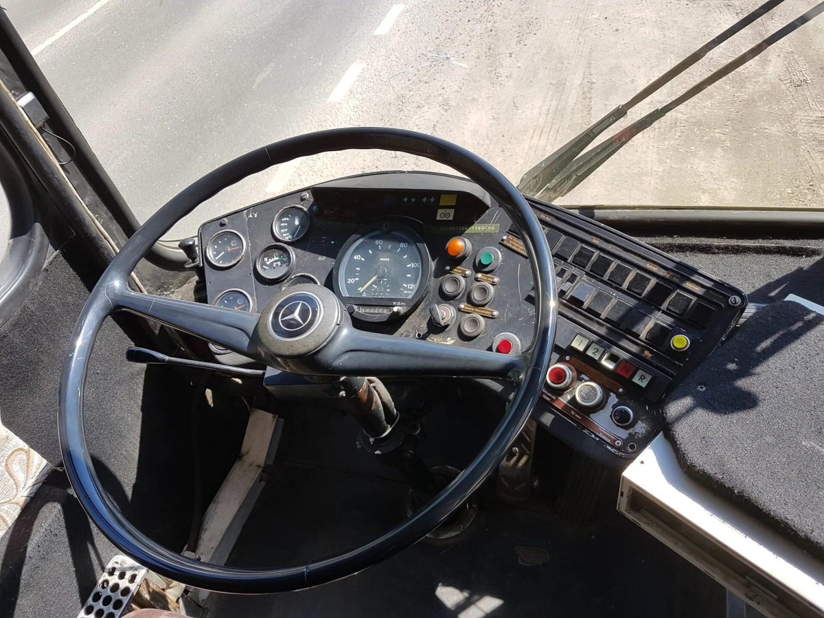 Mercedes Benz o305 кабина