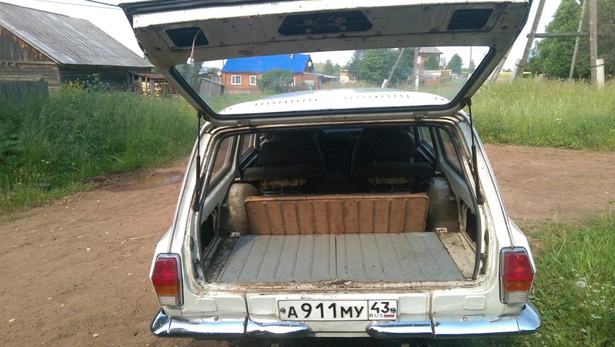 Волга 2402 универсал