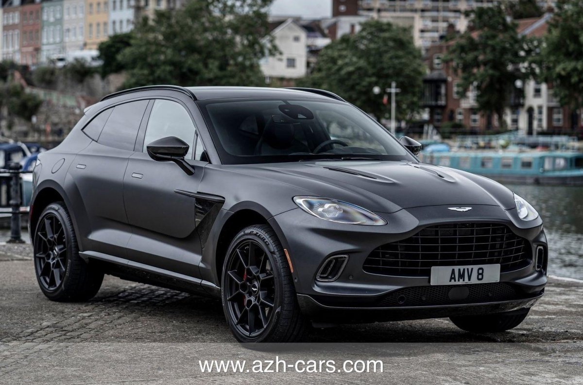 Астон Мартин кроссовер DBX 2022