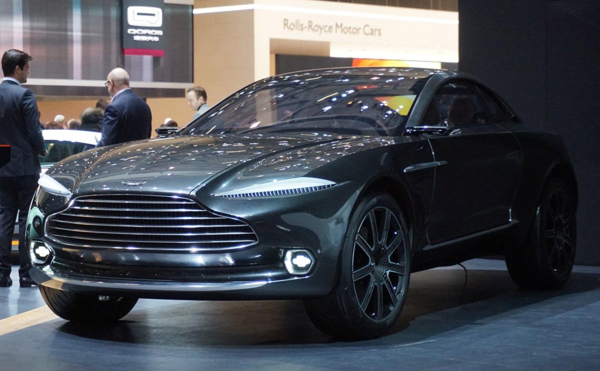 Астон Мартин джип 2022