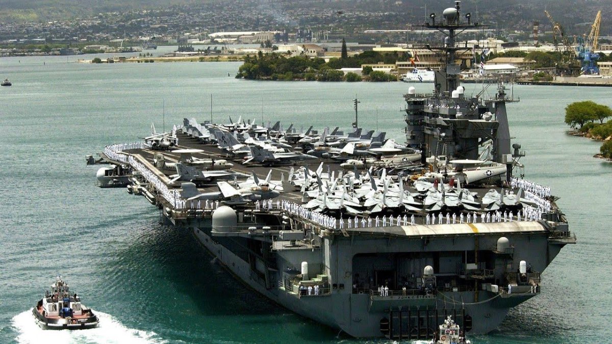 Авианосец Джон Стеннис
