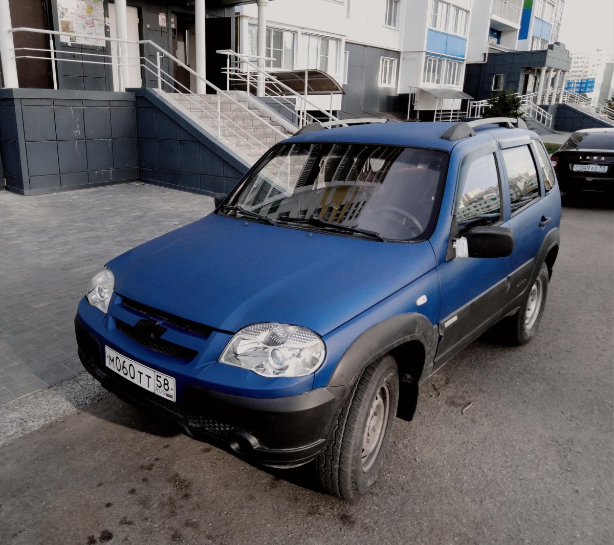 Синий Раптор Шеви Нива