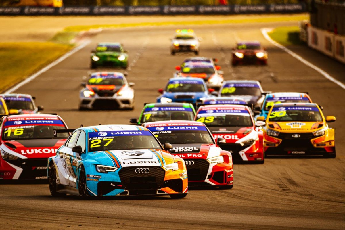 Кольцевые гонки на спорткарах