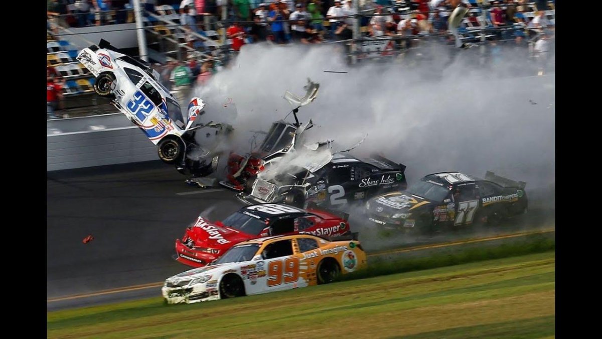 Болид наскар