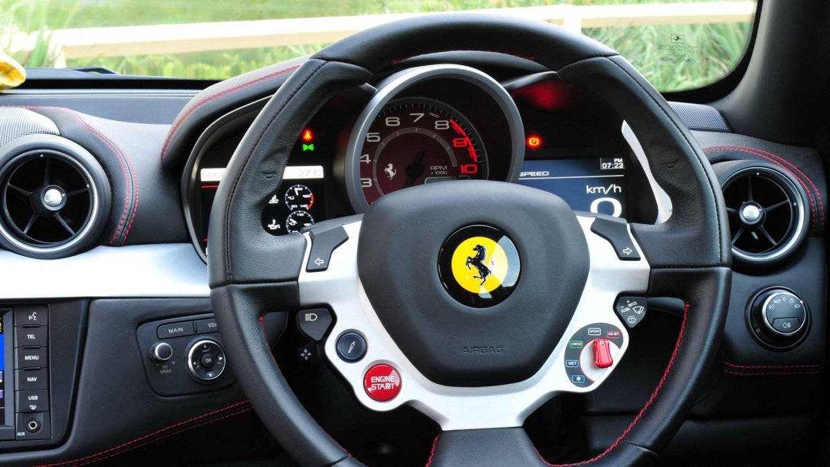 Ferrari FF руль