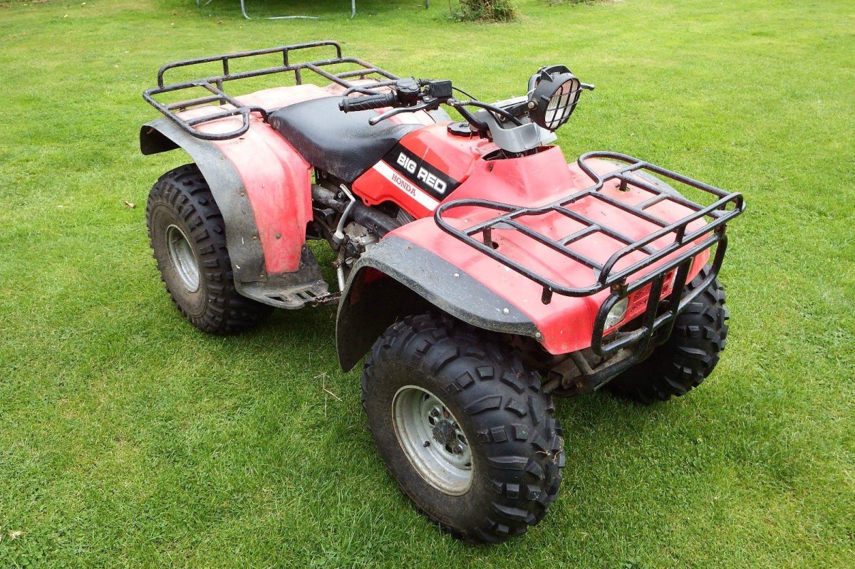 Квадроцикл Хонда TRX 300