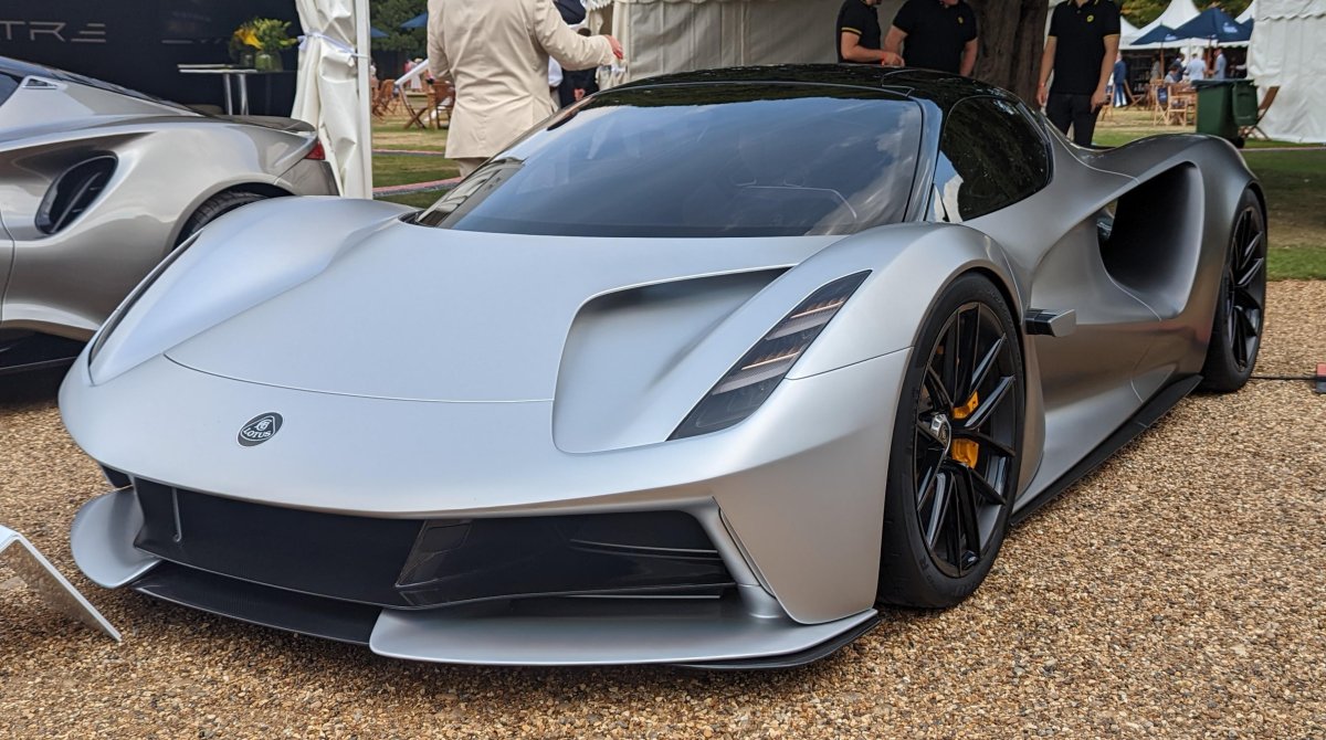 Лотус Evija 2020