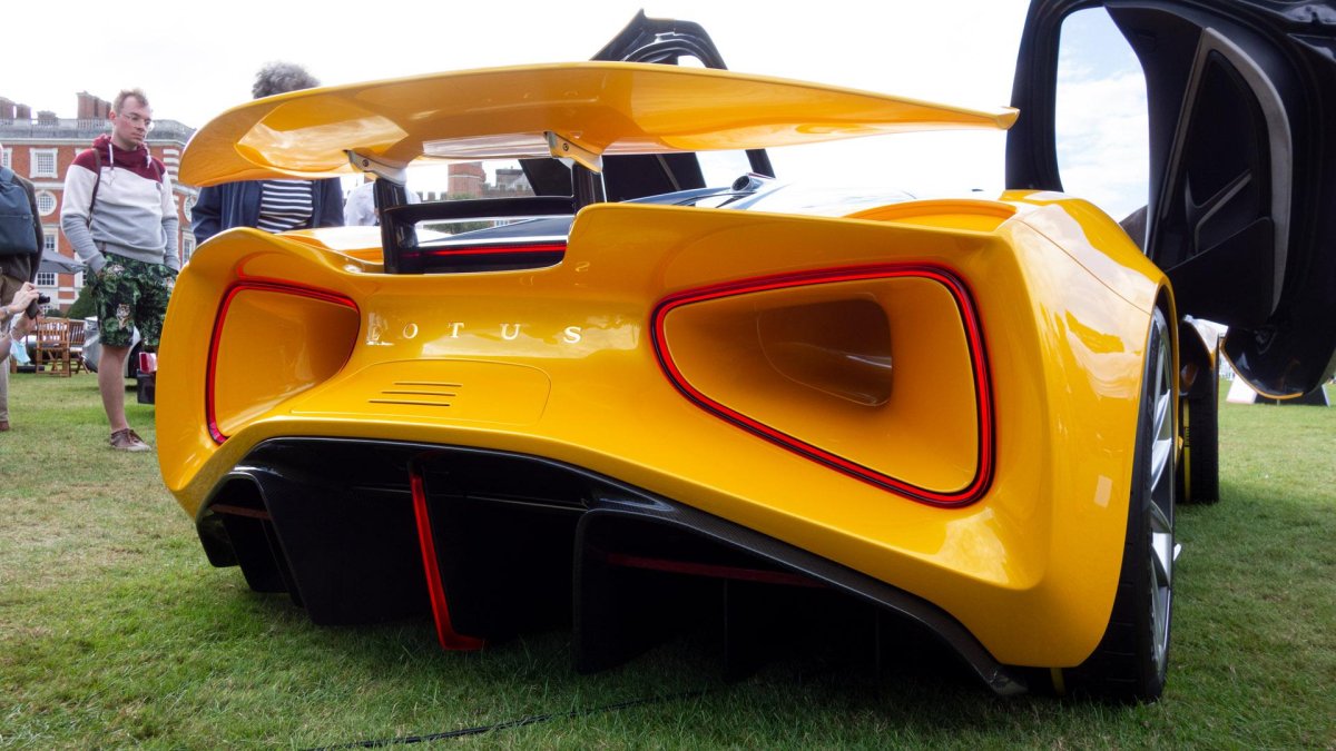 Лотус фары 2023