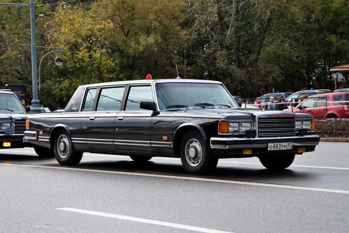 ЗИЛ легковой автомобиль 41047