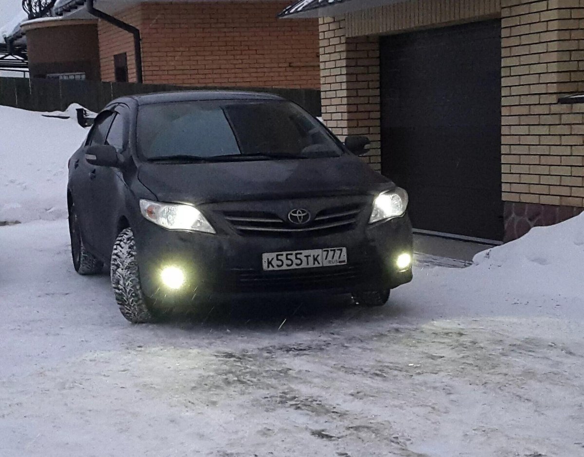Тойота Королла 2011 год ПТФ светодиодные