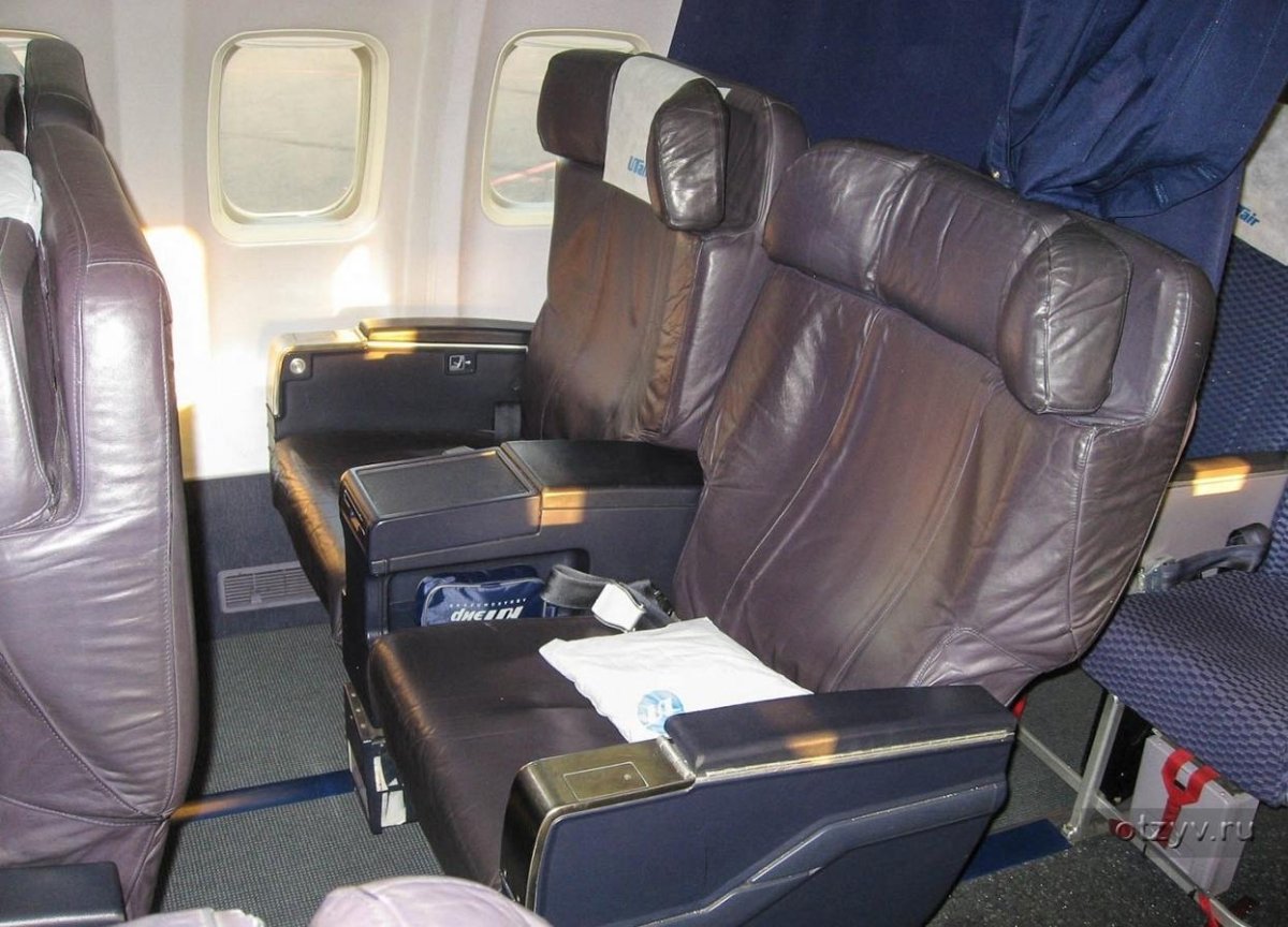 Boeing_737-800 UTAIR бизнес класс