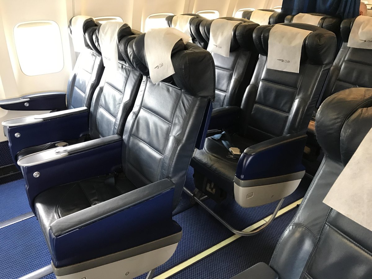 Boeing 737-800 UTAIR салон