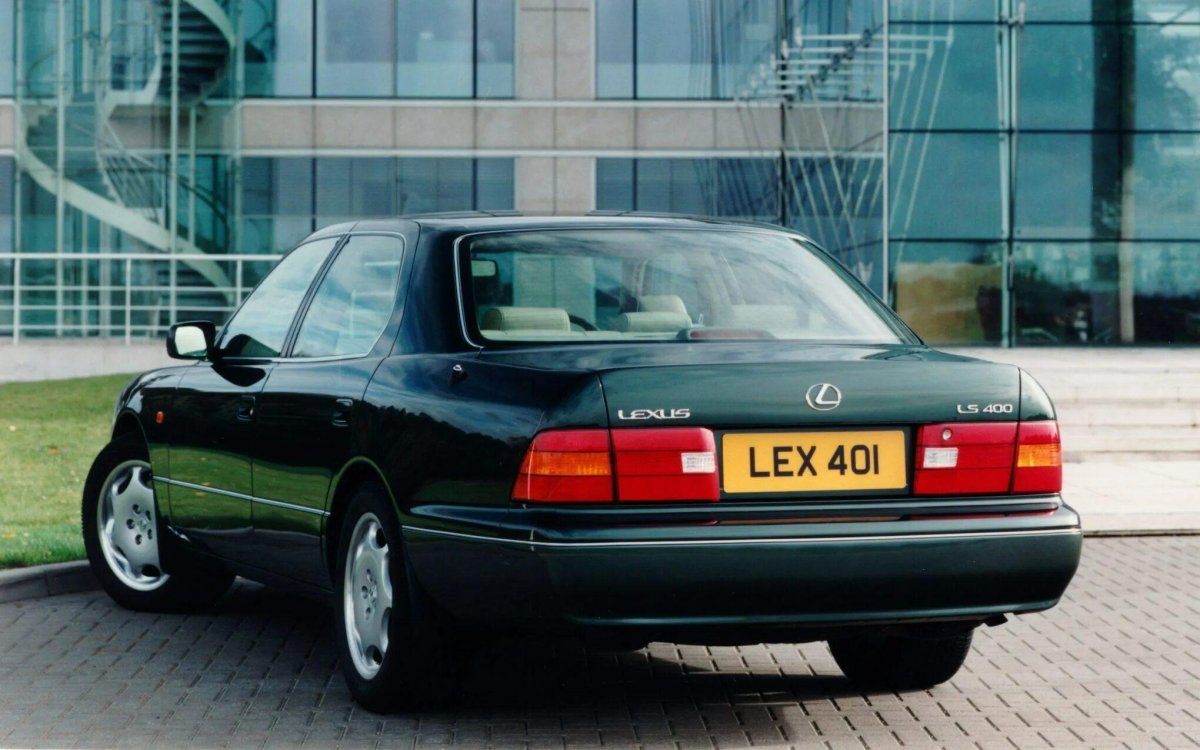 Лексус 400 седан