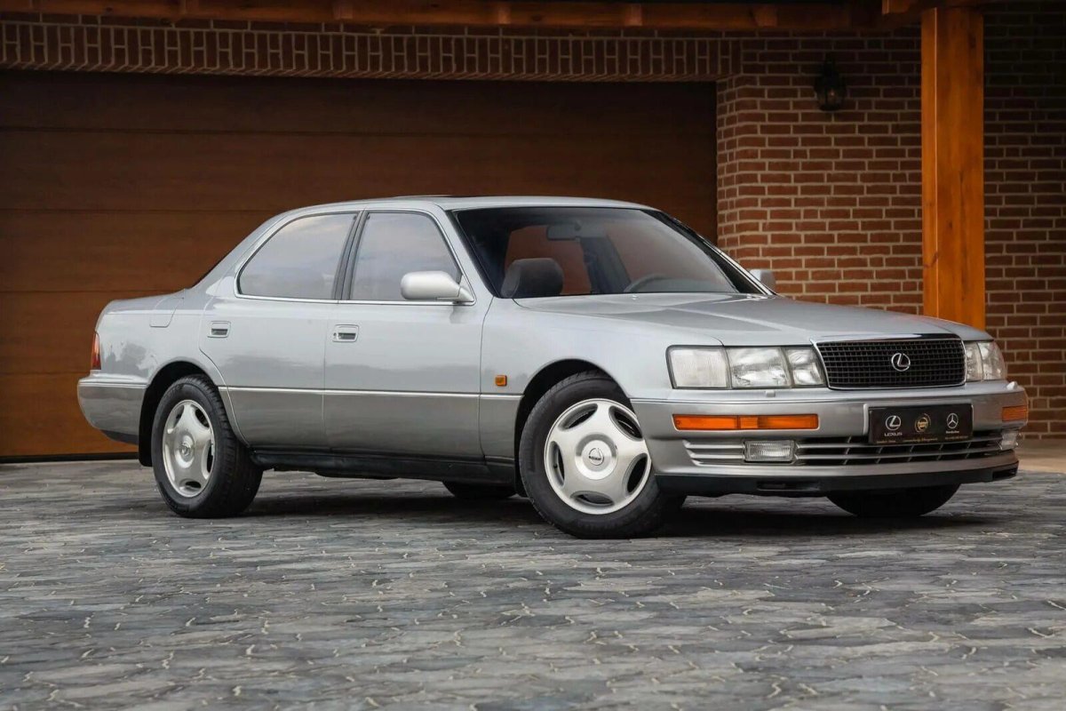Лексус 400 1990