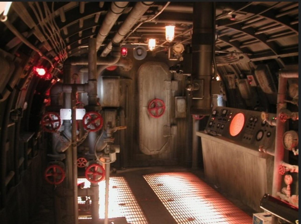 Внутри подводной лодки Наутилус
