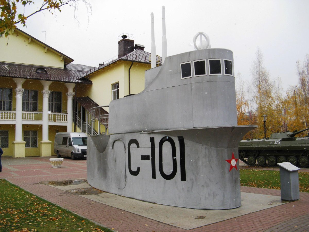 Памятник подводной лодке м-104 «Ярославский комсомолец»