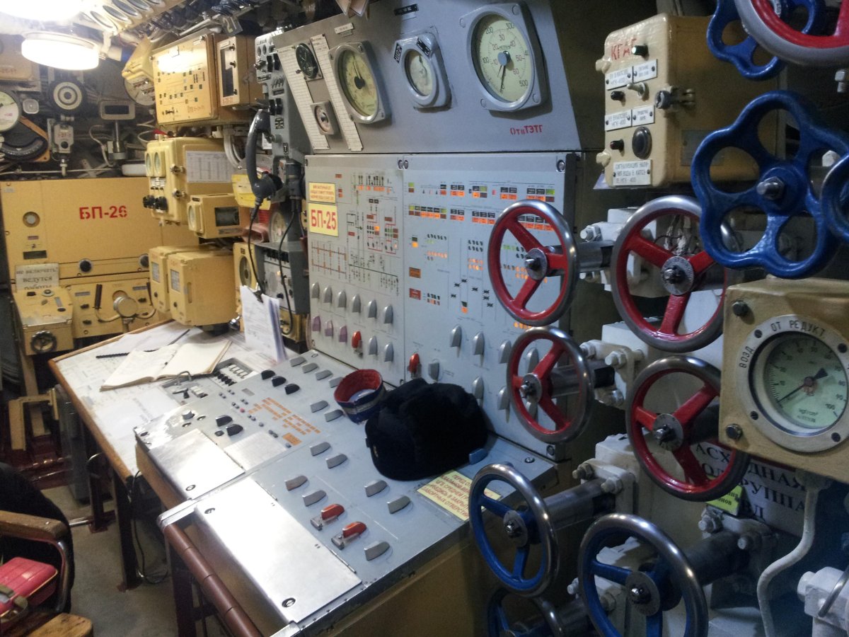 Внутри подводной лодки пр. 877