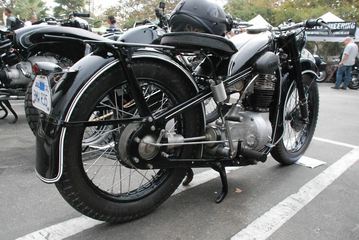 Мотоцикл BMW r35 военный