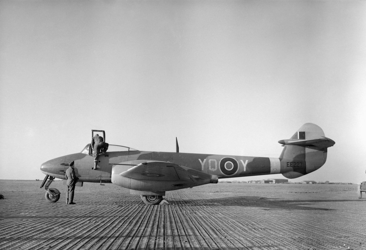 Gloster Meteor самолет