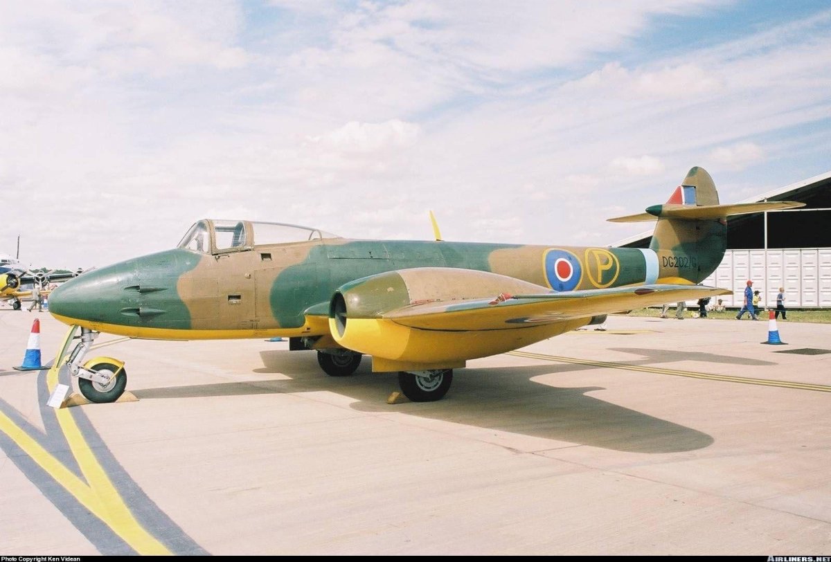 Gloster Meteor самолет