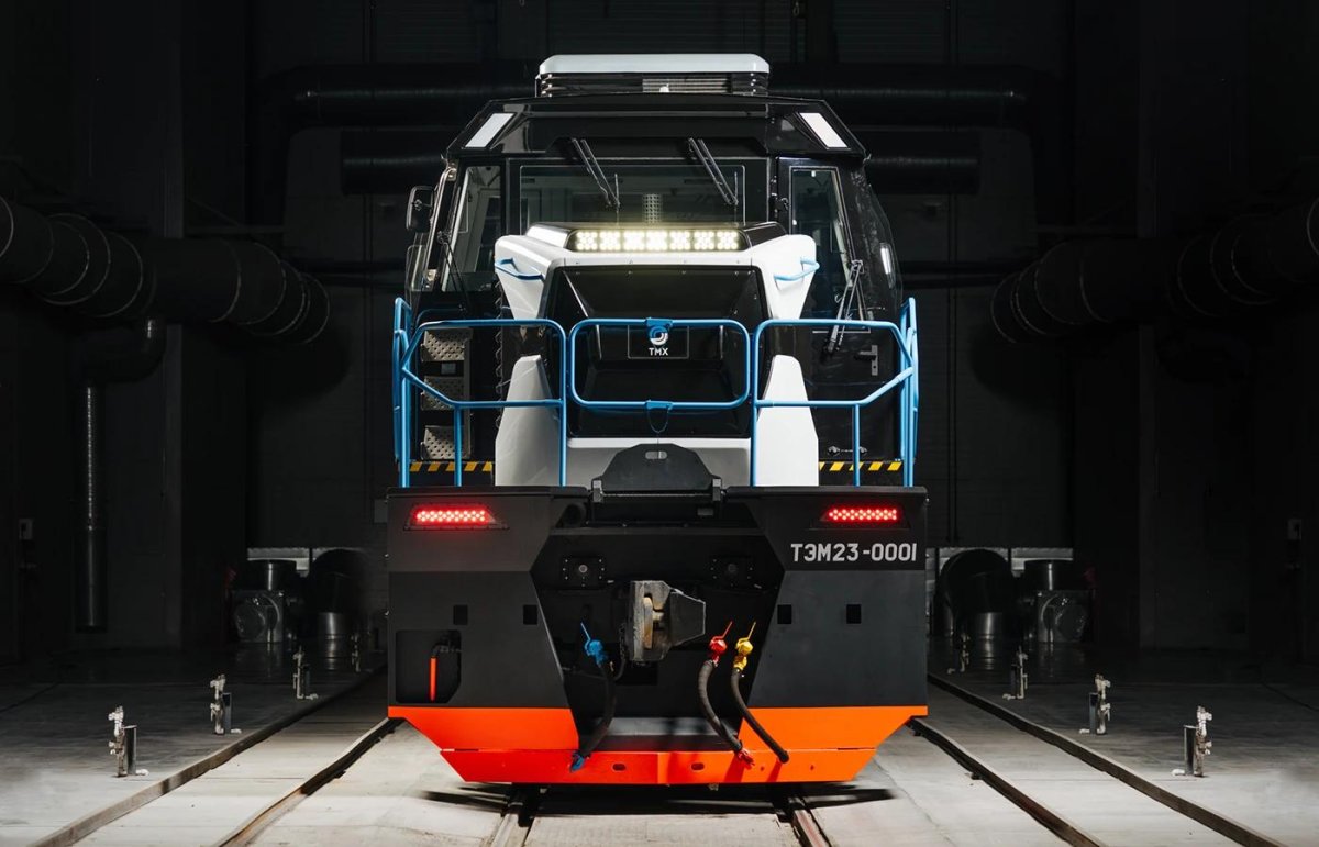 Новый маневровый Локомотив ТЭМ 23