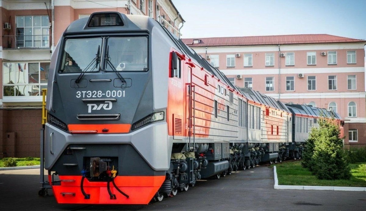 Магистральный тепловоз 3тэ28